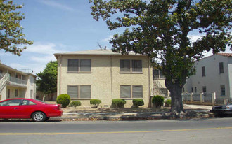 2116-2122 Magnolia Ave Apartments