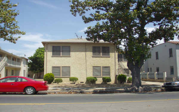 2116-2122 Magnolia Ave in Long Beach, CA - Building Photo