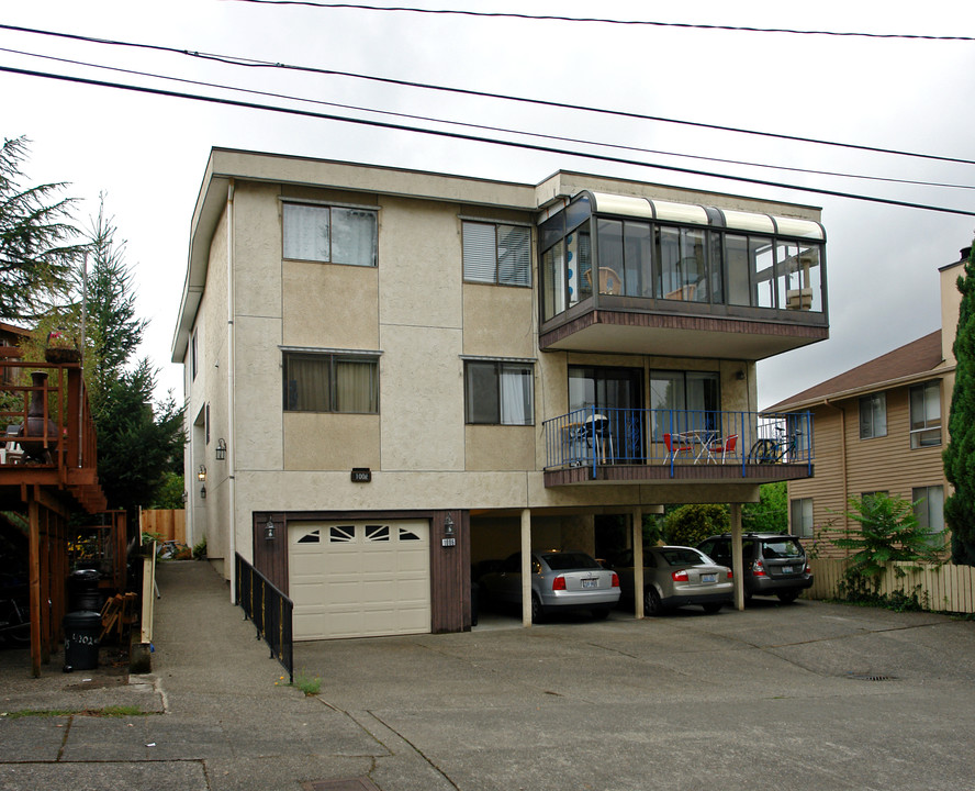 1006 N 43rd St in Seattle, WA - Foto de edificio