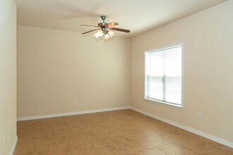 1469 Bentley Cir in Fort Walton Beach, FL - Building Photo - Building Photo