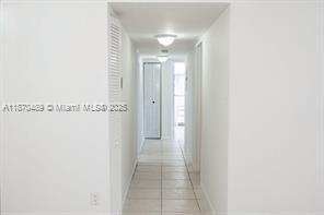911 NE 199th St in Miami, FL - Building Photo - Building Photo