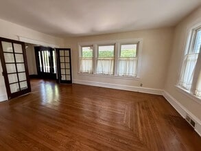 9622 Maplewood Ave in Bridgman, MI - Building Photo - Building Photo