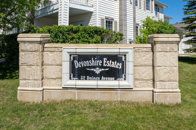 32 Daines Av in Red Deer, AB - Building Photo - Building Photo