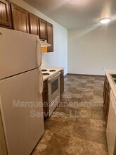 213 Chateau Dr in Cottage Grove, WI - Building Photo - Building Photo