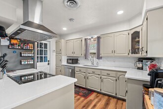 10714 Glenwood St in Corpus Christi, TX - Building Photo - Building Photo