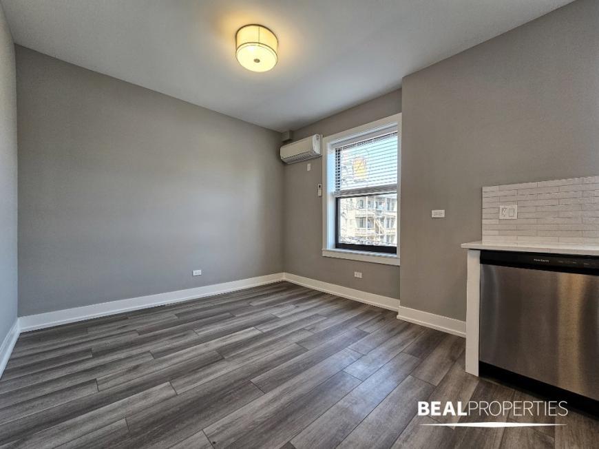 3943.5 N Janssen Ave in Chicago, IL - Building Photo