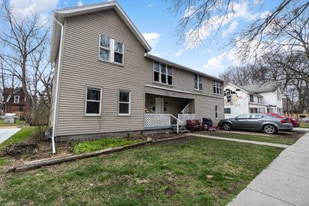 624 S Lansing St in Mt. Pleasant, MI - Building Photo