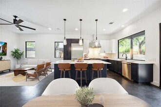 2309 La Casa Dr in Austin, TX - Building Photo - Building Photo