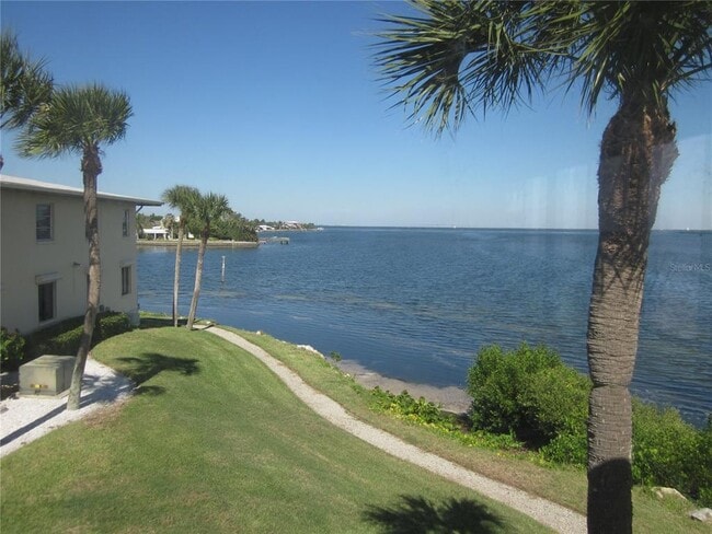 6400 Flotilla Dr in Holmes Beach, FL - Building Photo - Building Photo