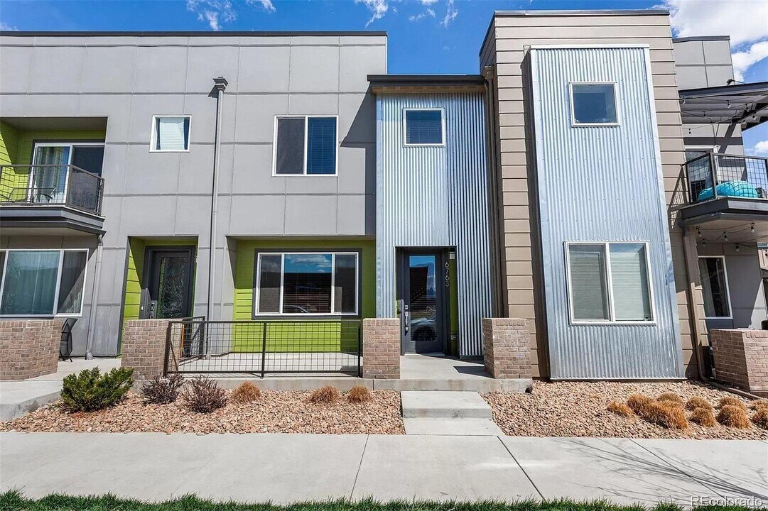 6763 Morrison Dr in Denver, CO - Building Photo