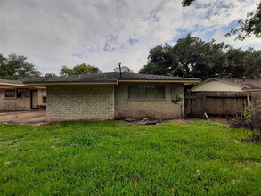 12502 Wrenthorpe Dr in Houston, TX - Building Photo - Building Photo