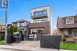86 Kenwood Ave in Toronto, ON - Building Photo