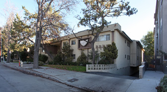 4444 Whitsett Ave Apartments