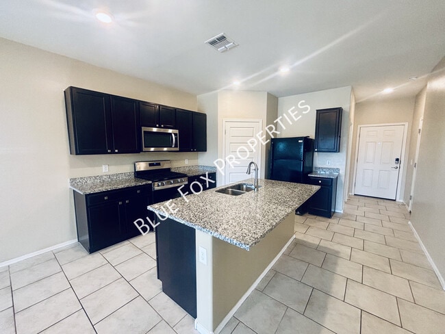 10232 N Crooked Peak Trail in Marana, AZ - Building Photo - Building Photo