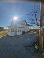 8323 US-41 in Caledonia, WI - Building Photo