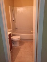1919 Metairie Ave, Unit D in Metairie, LA - Foto de edificio - Building Photo