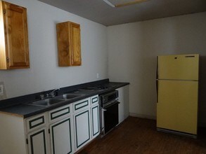 2040 Kingsley Dr in Beaumont, TX - Building Photo - Building Photo