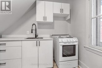 275 Bronson Ave in Ottawa, ON - Building Photo - Building Photo