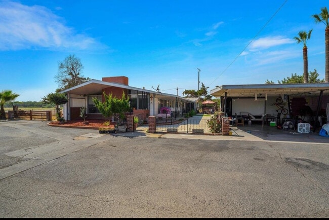 property at 7731 E Keyes Rd