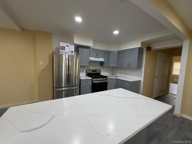 924 E 106th St in Brooklyn, NY - Building Photo - Building Photo