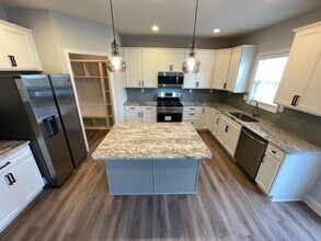 105 Irondale Ct in Louisville, KY - Building Photo - Building Photo