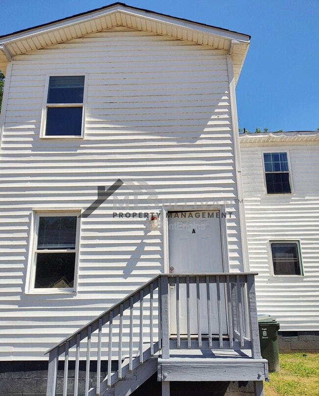 property at 9 Fisher Pl