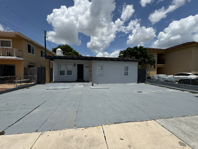 4783 NW Flagler Terrace in Miami, FL - Foto de edificio - Building Photo