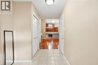 557 Wood Nettle Way in Waterloo, ON - Building Photo - Building Photo