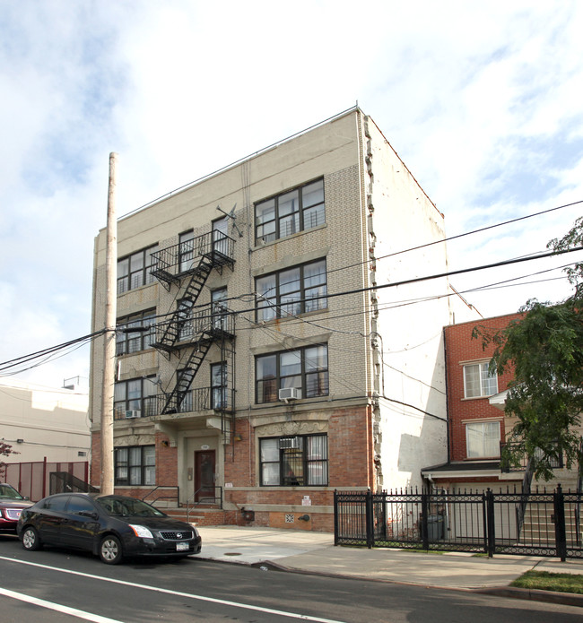 1545 St Marks Ave in Brooklyn, NY - Building Photo - Building Photo