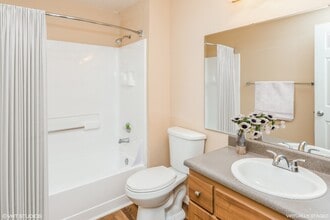 Willow Green Village in Fife, WA - Foto de edificio - Building Photo