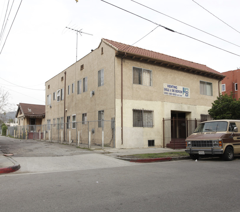 5449 Virginia Ave in Los Angeles, CA - Foto de edificio