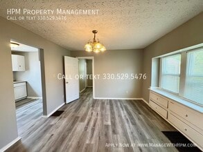 1591 Bauer Blvd in Akron, OH - Building Photo - Building Photo