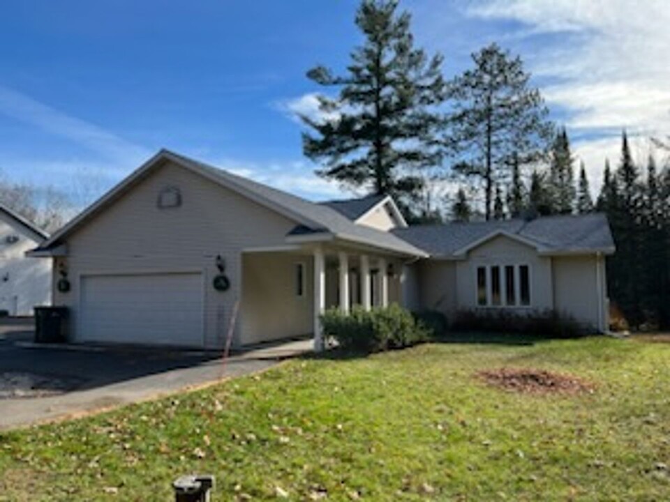 1552 White Pine Trail in Cloquet, MN - Building Photo