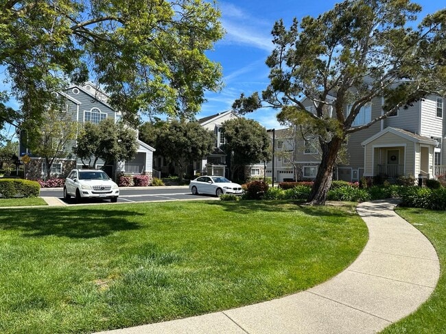 1 Passage Ln in Redwood City, CA - Building Photo - Building Photo