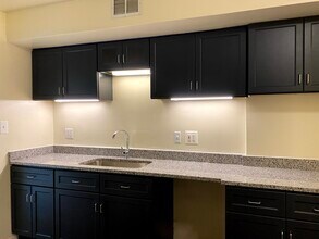 1415 W Devon Ave, Unit 1 in Chicago, IL - Building Photo - Building Photo