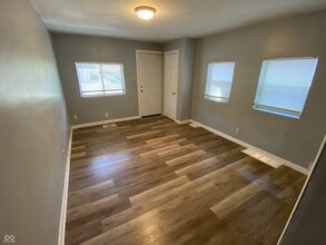 2842 N Chester Ave in Indianapolis, IN - Building Photo - Building Photo