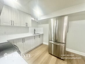 5886 Shelford Terrace in Mississauga, ON - Building Photo - Building Photo