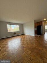 945 N Barton St in Arlington, VA - Foto de edificio - Building Photo