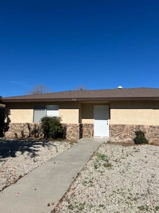 722 Evergreen St in Hemet, CA - Building Photo