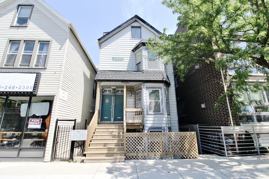 2322 W Belmont Ave, Unit CH in Chicago, IL - Building Photo