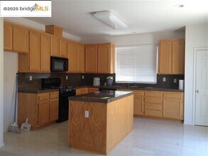4423 Glen Canyon Cir in Pittsburg, CA - Building Photo - Building Photo