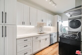 151 N Swall Dr in Beverly Hills, CA - Building Photo - Building Photo