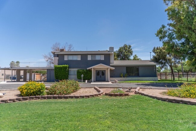 property at 2101 W 25th St