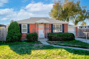 860 Vics Rd in Sandy, UT - Building Photo