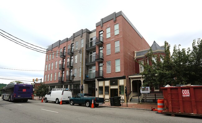 Eggleston Plaza in Richmond, VA - Building Photo - Building Photo