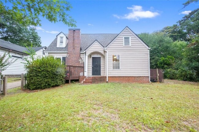 property at 2992 Memorial Dr SE