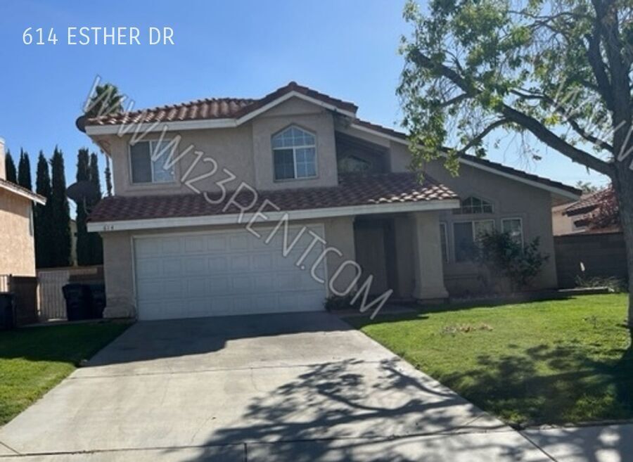 614 Esther Dr in Lancaster, CA - Building Photo