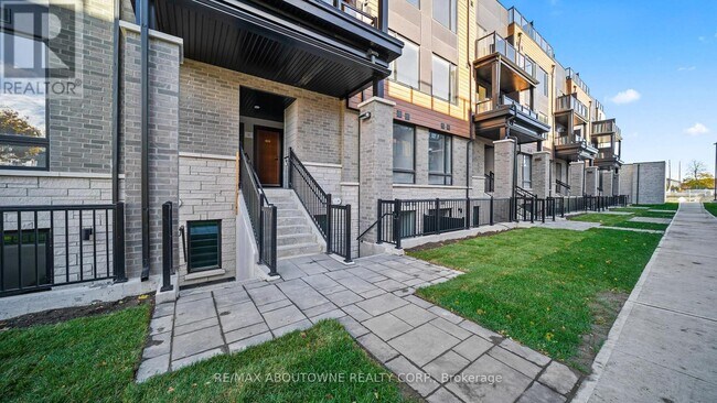 117 Marydale Ave in Markham, ON - Building Photo - Building Photo