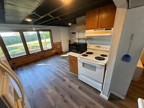 12607 SW 64th Ave in Portland, OR - Building Photo - Building Photo