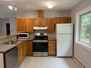 2100 Mavencamp Cir in North Pole, AK - Building Photo - Building Photo